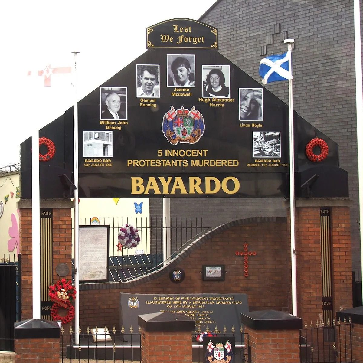 Bayardo_Bar_attack_Belfast_Irlan